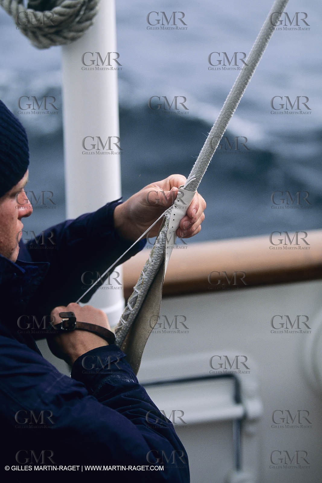 Voile, croisière, personnages, homme seul