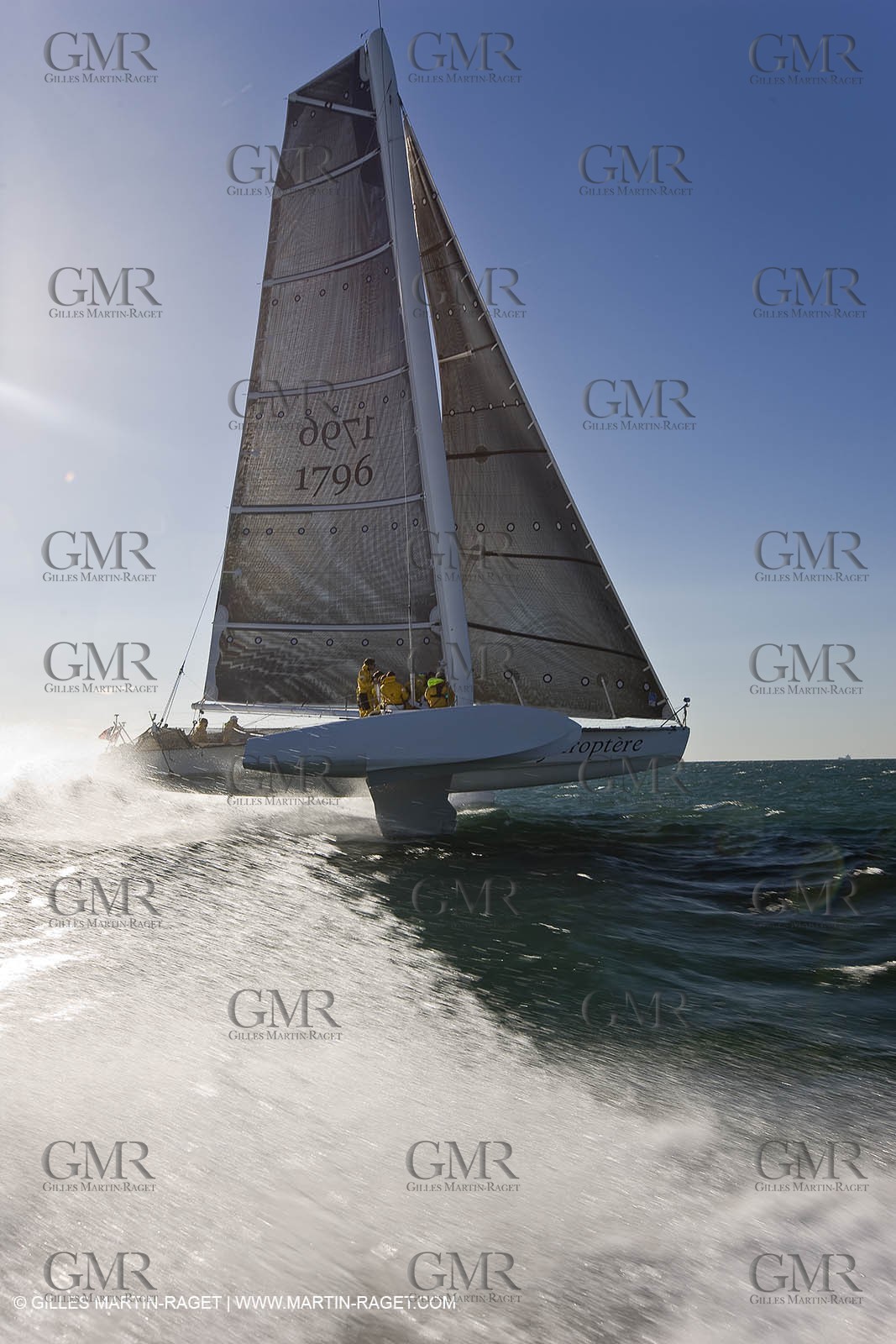 07 04 08 - France - Port Saint Louis du Rhone - Hydroptere - Training