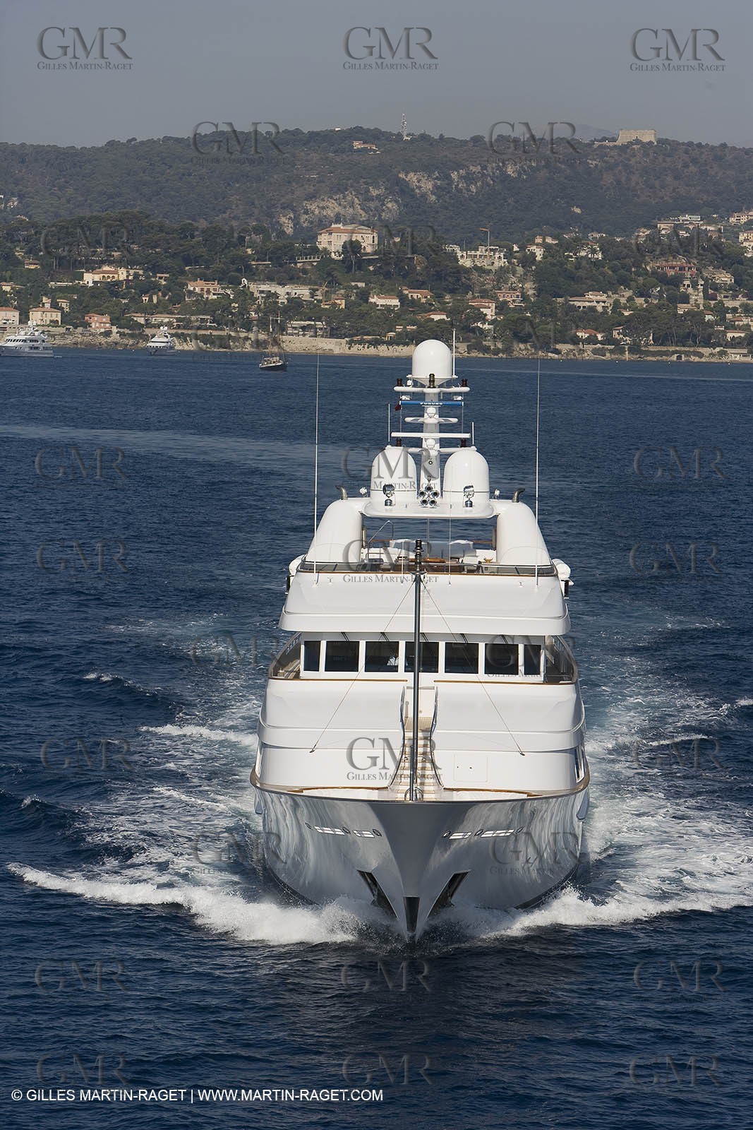 28 07 2007 - St Jean Cap Ferrat - SuperYachts - Motor Yachts - Hampshire