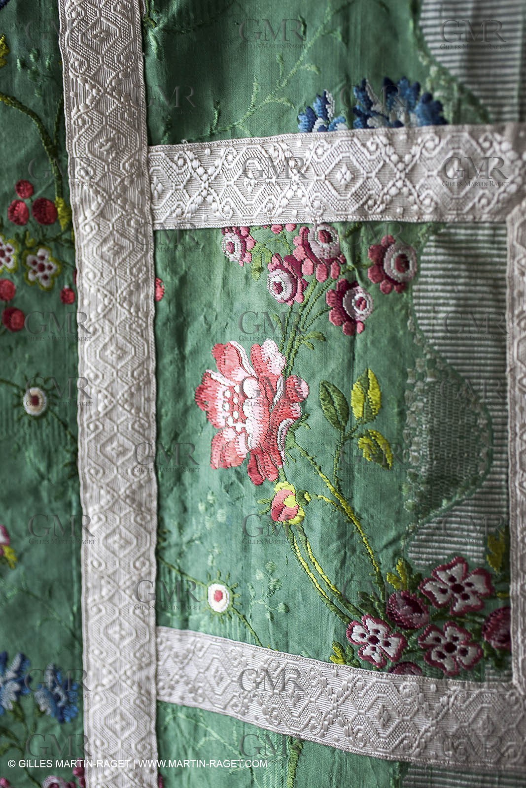 04 02 2013 - Marseille(FRA,13), Notre Dame de la Garde, liturgical clothing