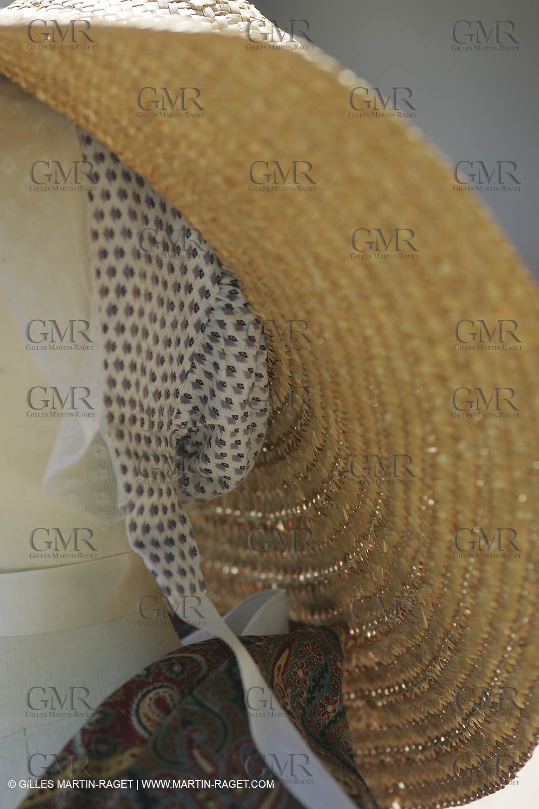 May 2004 - La Tour d'Aigues (FRA, 84) - Old costumes for women of the South exhibition