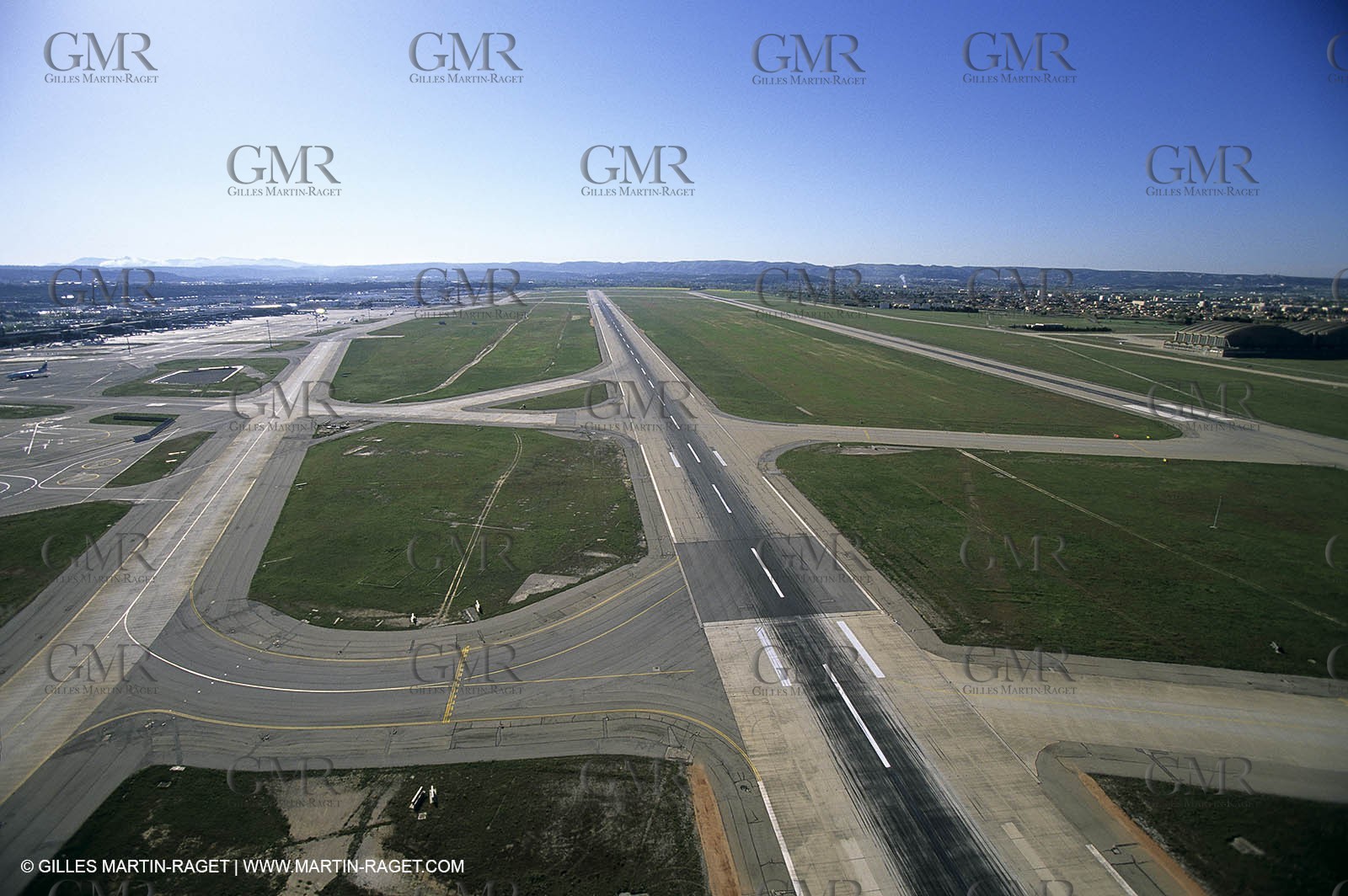 Berre Lake (FRA,13) - Marseille-Provence Airport