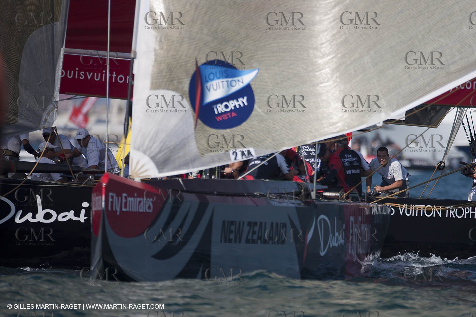 21 11 2010 - Dubai (UAE) - Dubai Louis Vuitton Trophy -  Round 2 - BMW ORACLE Racingg Vs Emirates Team New Zealand