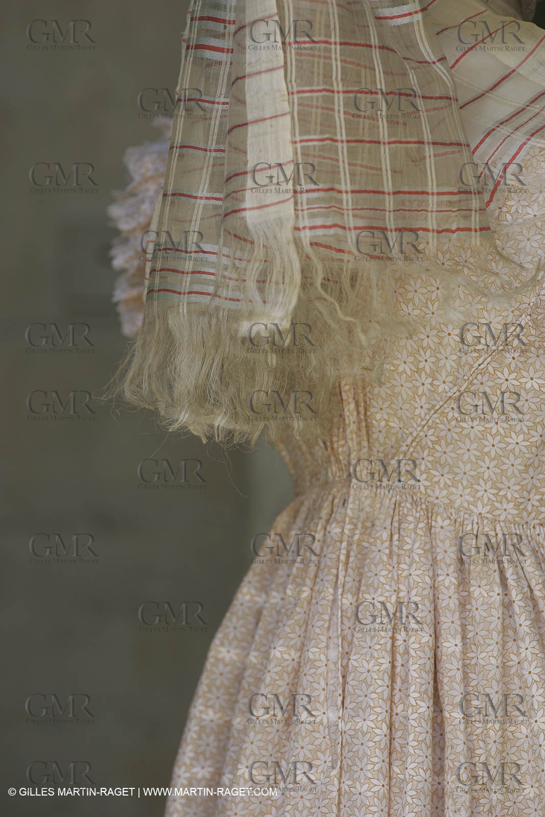 May 2004 - La Tour d'Aigues (FRA, 84) - Old costumes for women of the South exhibition