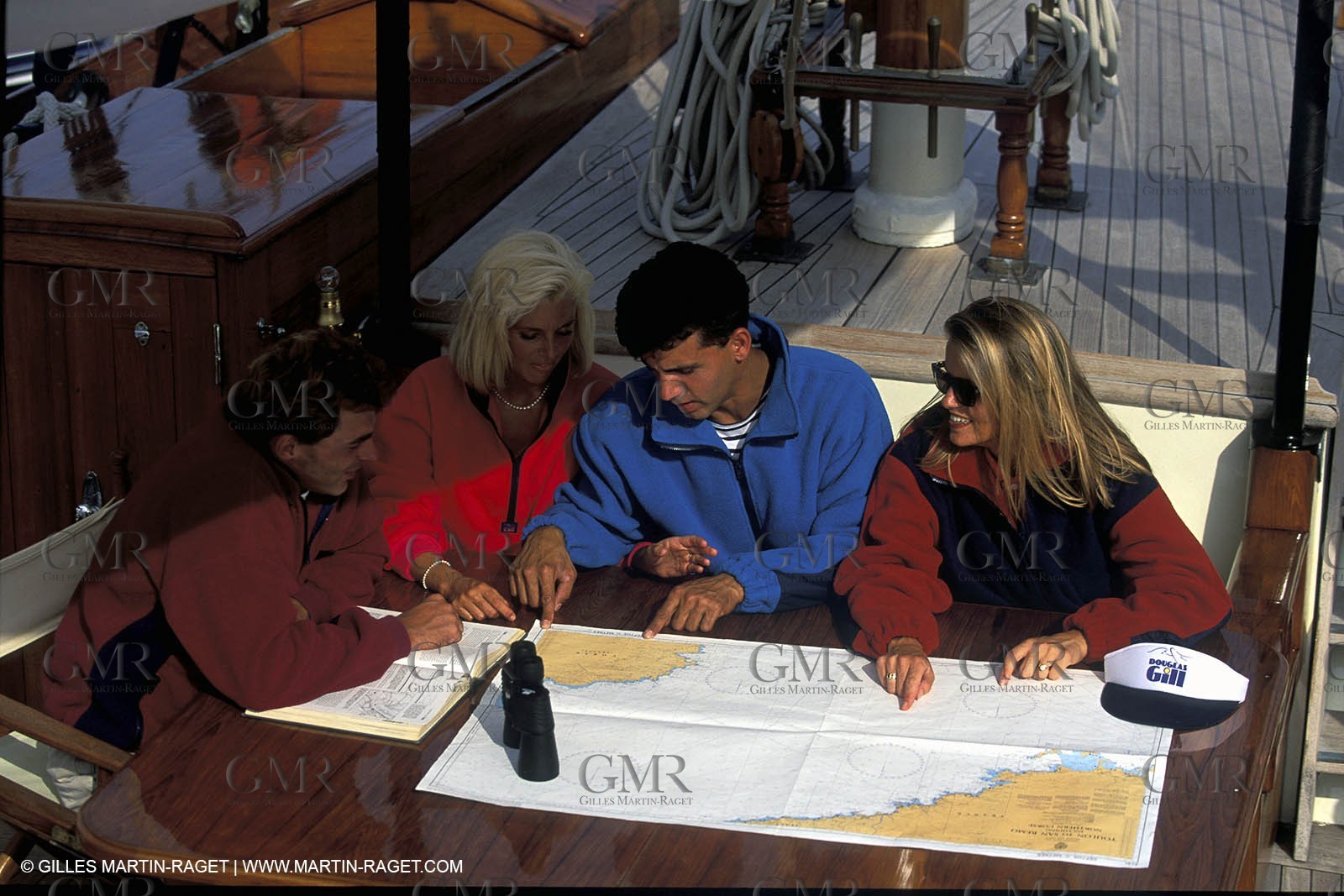 Cruising - People - Crew work