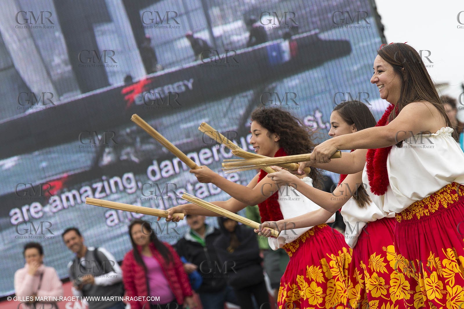 10 08 2013 - San Francisco (USA,CA) - 34th America's Cup - AC Open - Outrigger Canoe Races et Hula Danceperformance at Marina Green Village