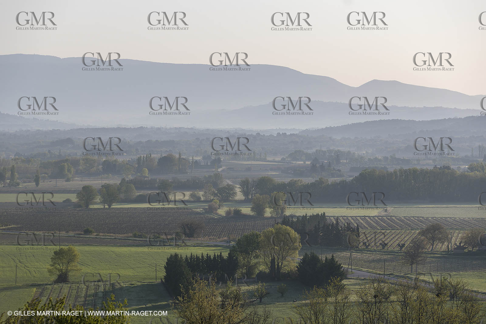 21 04 2018, Bonnieux (FRA,84), Pont Julien et environs