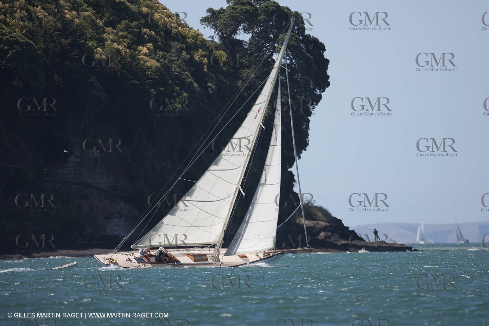 23 01 2009 - Auckland (NZL) -  Louis Vuitton Pacific Series - BMW ORACLE Racing-Tuning up onboard Emirates Team New Zealand yacht