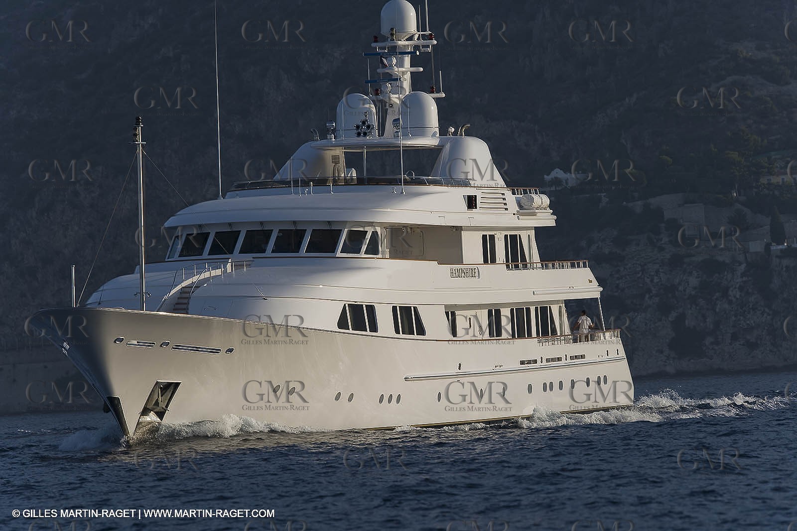 28 07 2007 - St Jean Cap Ferrat - SuperYachts - Motor Yachts - Hampshire