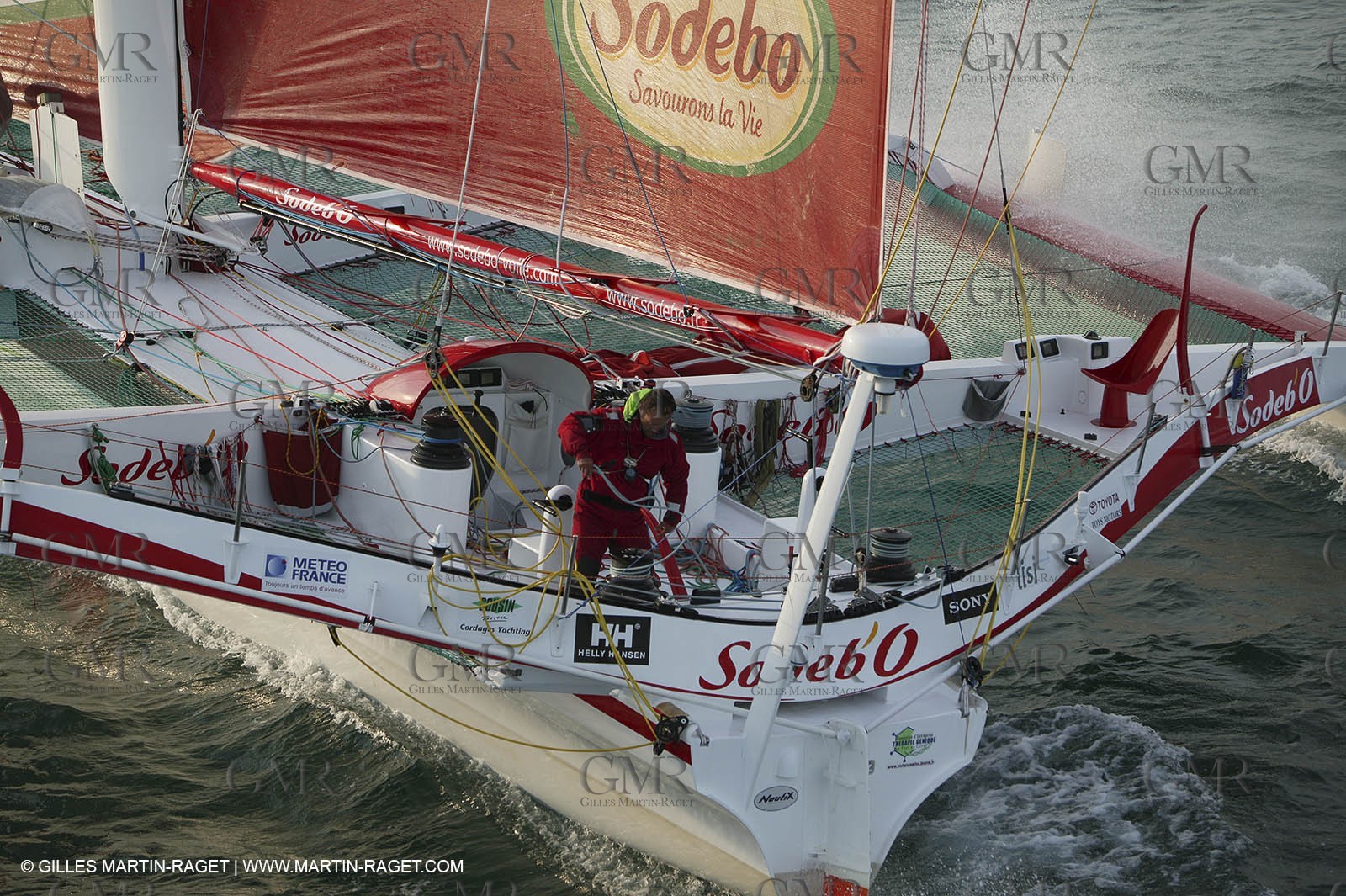 14 08 06 - Isle of Wight (UK) - Thomas Coville beat the round britain island sailing record onboard his 60 trimaran sodebo