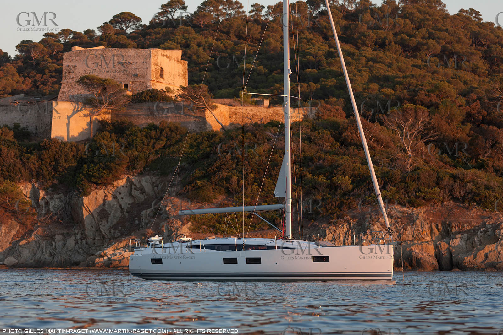 28 08 2016, Hyères (FRA,83), Chantier Jeanneau, Jeanneau Yacht 51