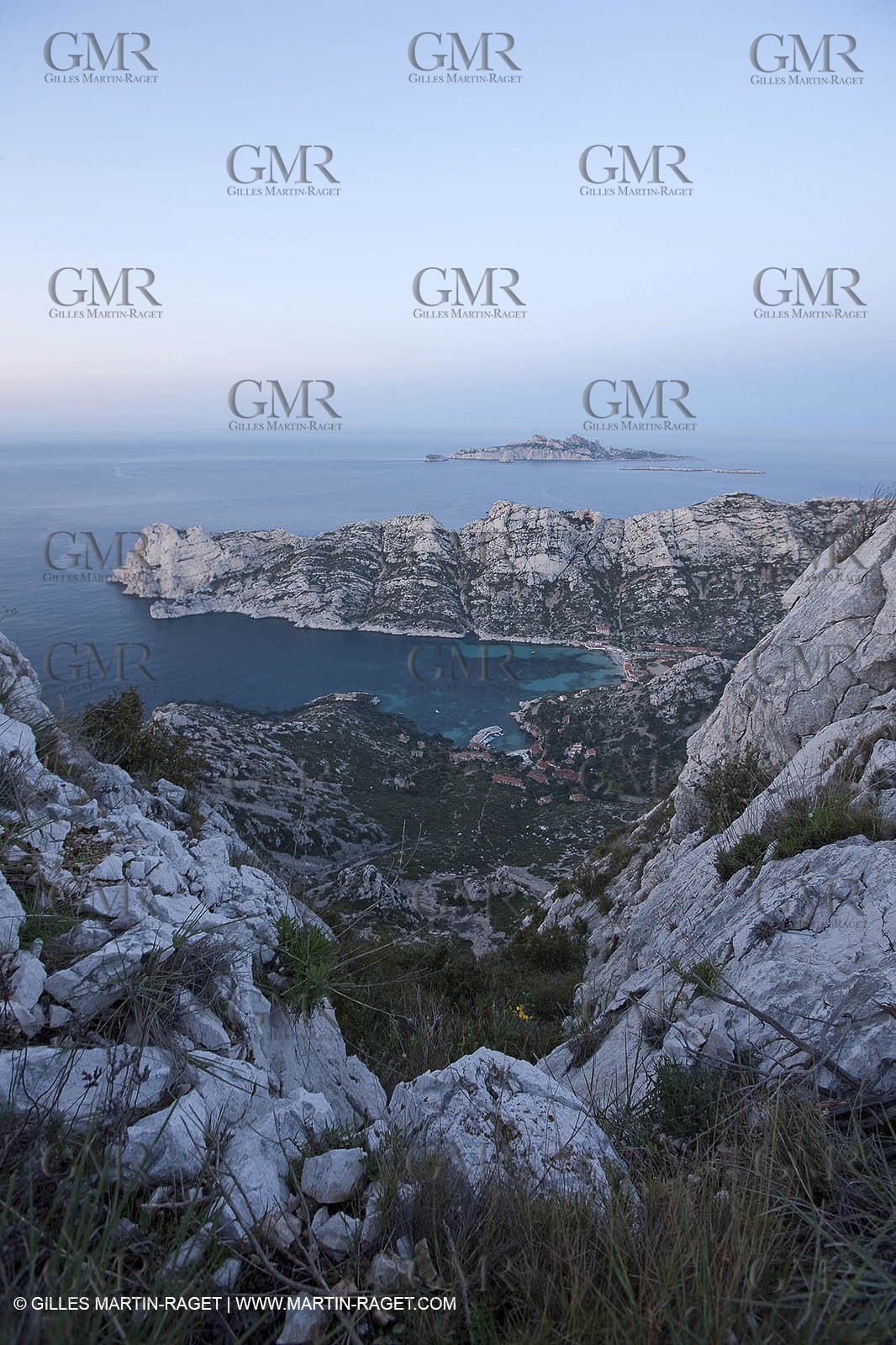 04 04 2009 - Marseille (FRA, 13) - Les Calanques - Marseille as seen from the top of the Baou Rond