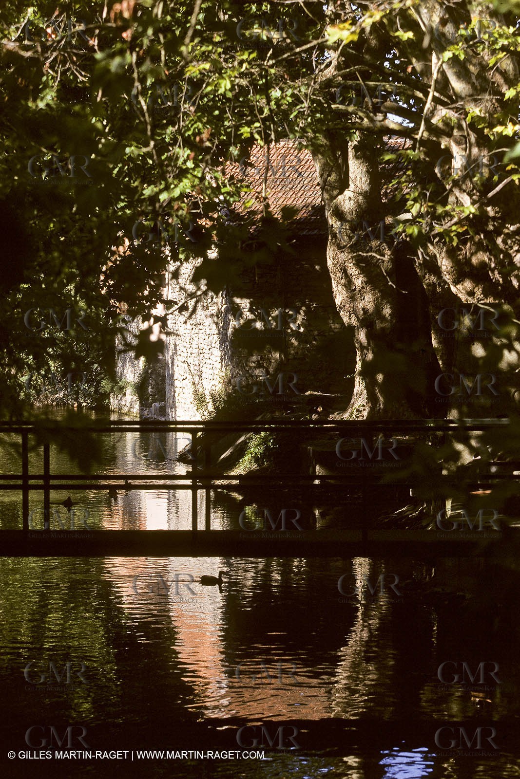 Provence (South France) - Cities and villages - 84 (Vaucluse) - L'île sur Sorgue