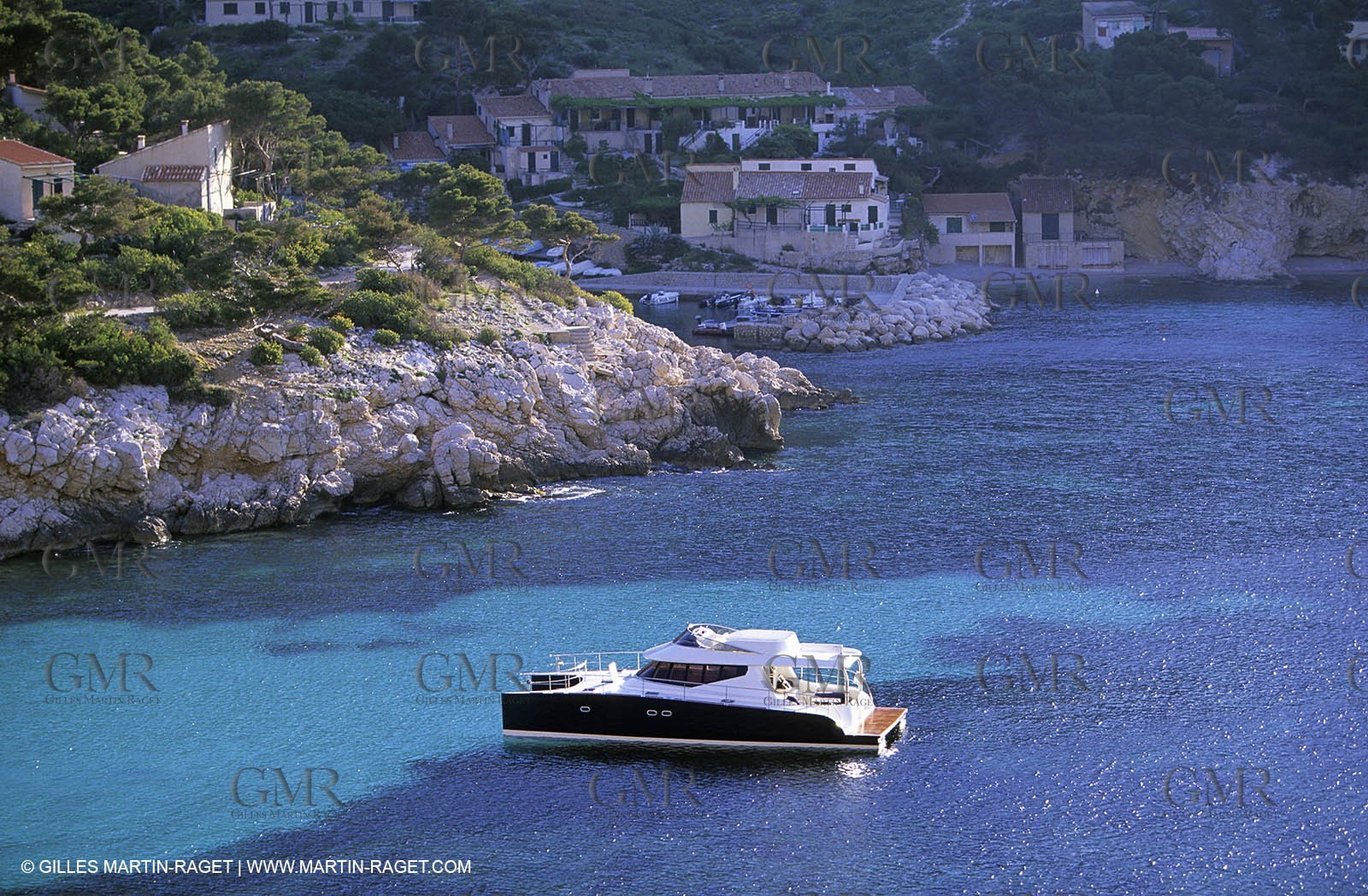 Motor boat mooring