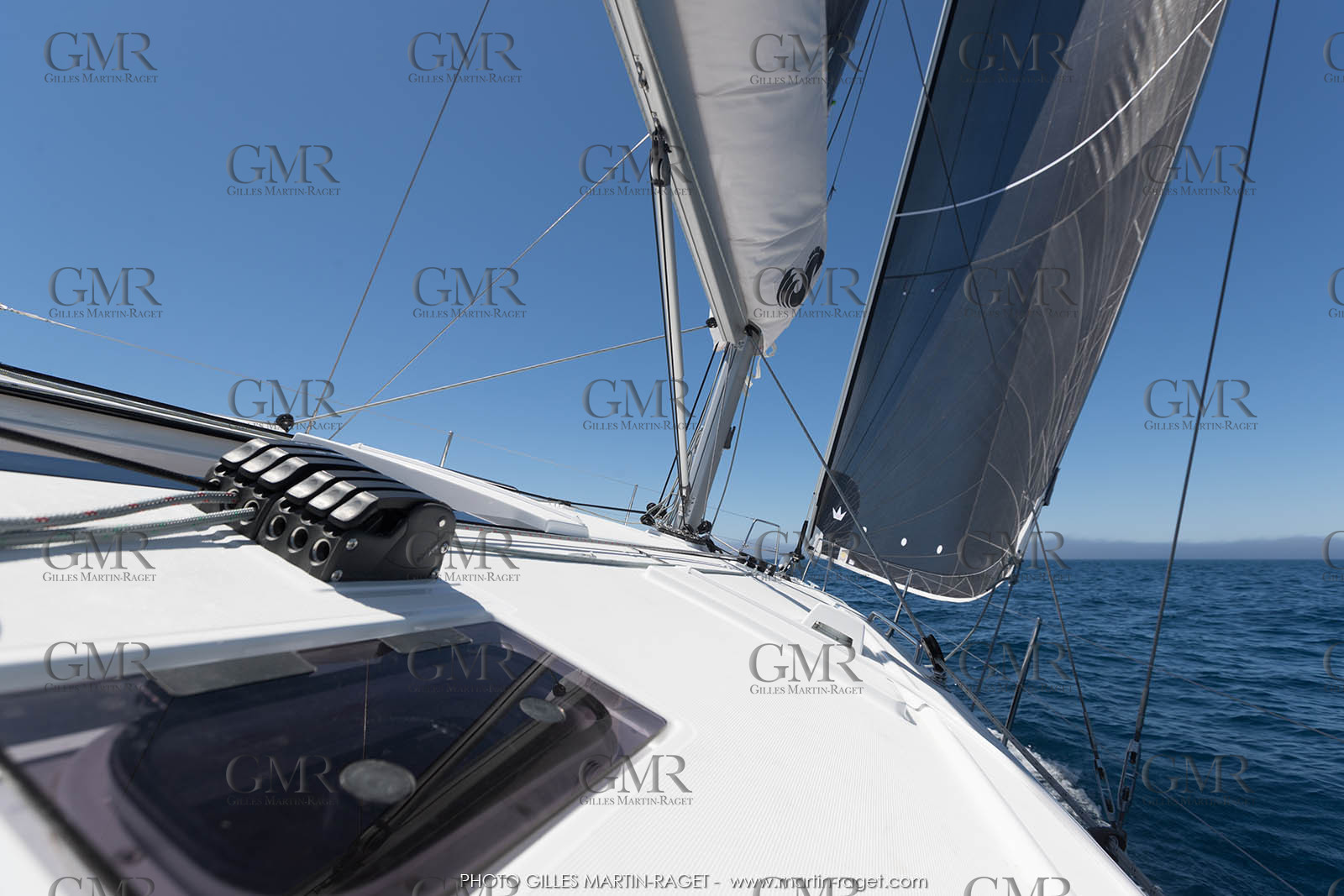 04 07 3017; Les EMbiez (FRA; 83) - Chantier Beneteau; Oceanis 41.1