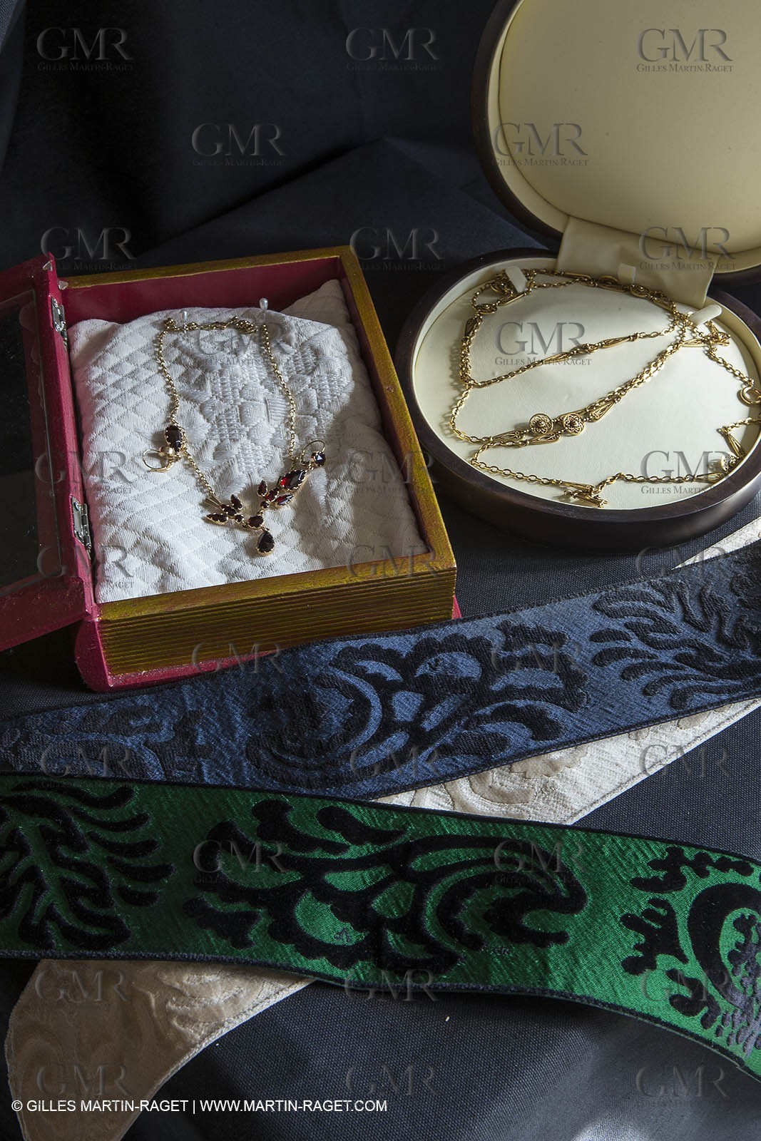 02 06 2014, ARles (FRA,13) Queen of arles Jewelry handover