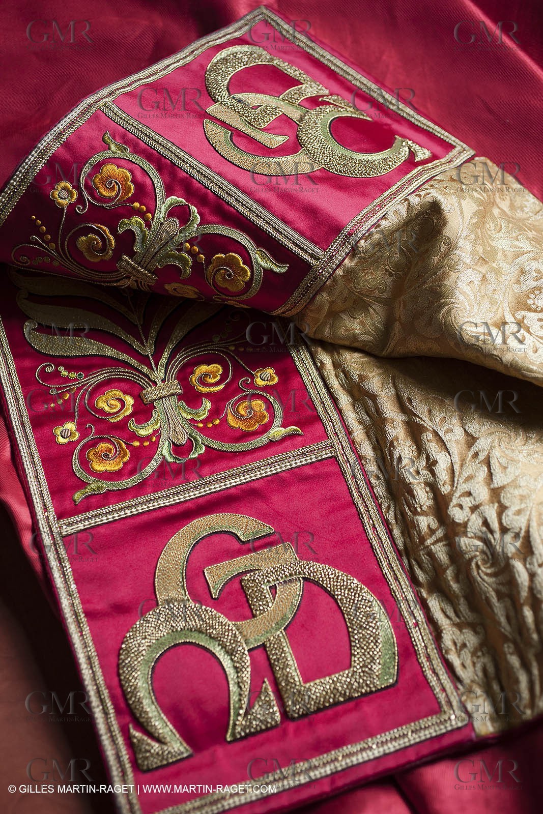 04 02 2013 - Marseille(FRA,13), Notre Dame de la Garde, liturgical clothing
