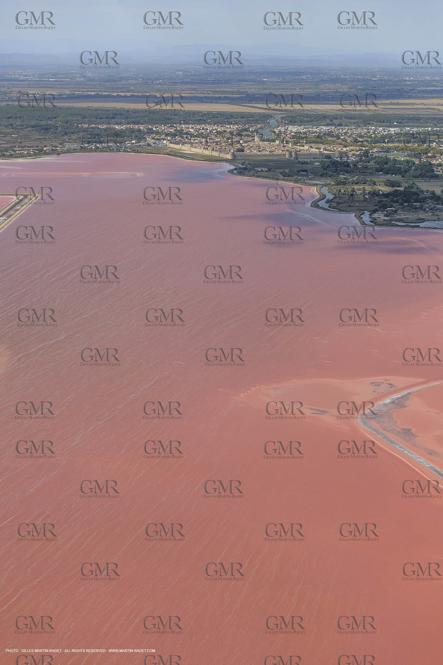 Marais salants à Aigues Mortes