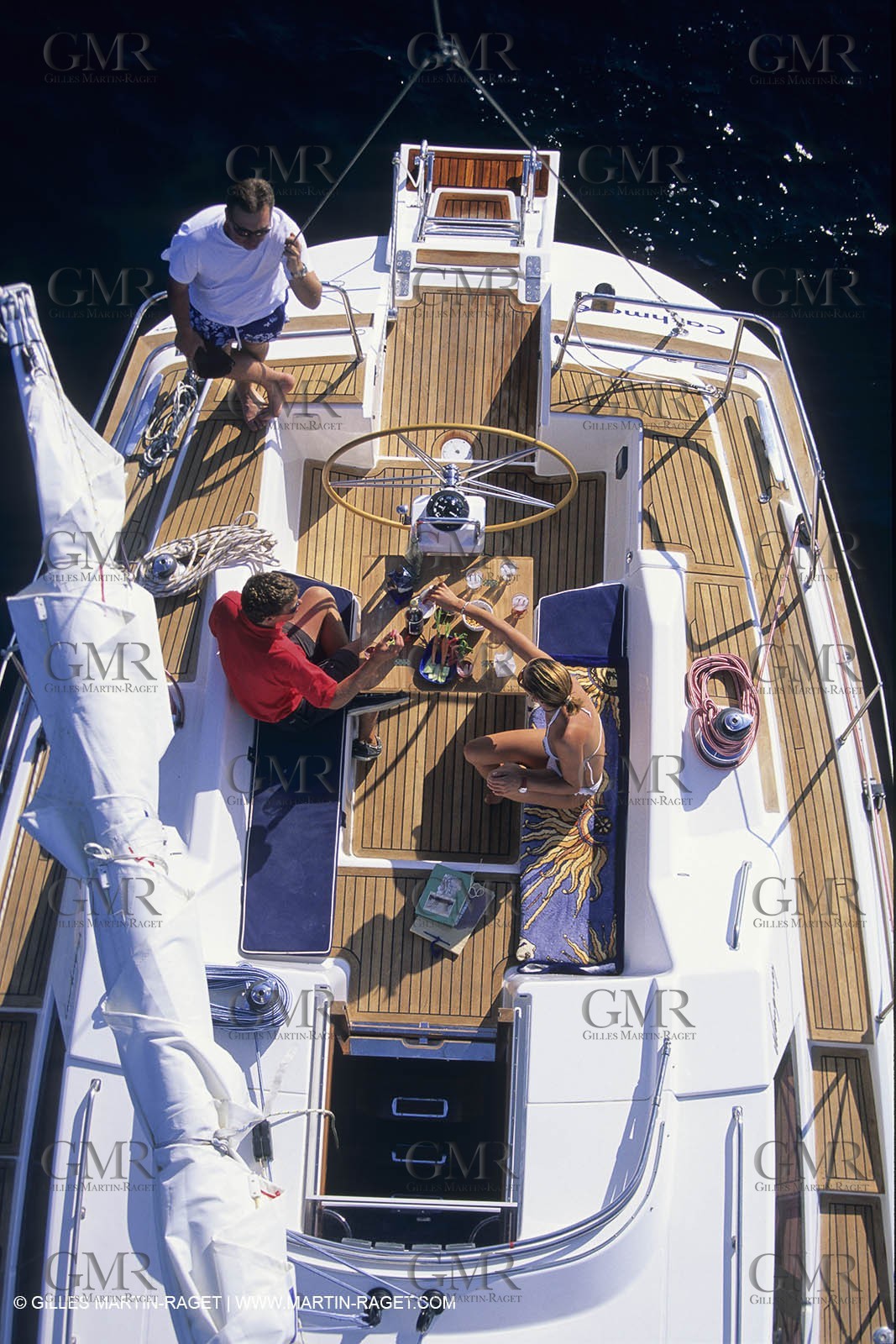 Voile, croisière, personnages