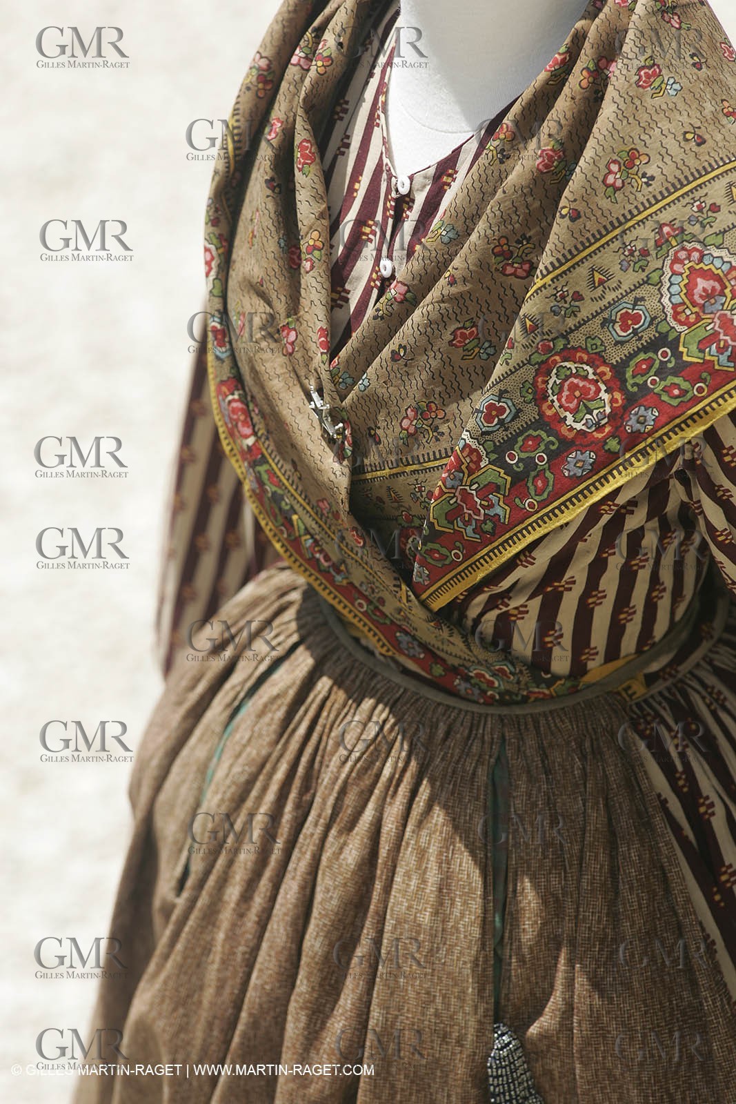 May 2004 - La Tour d'Aigues (FRA, 84) - Old costumes for women of the South exhibition