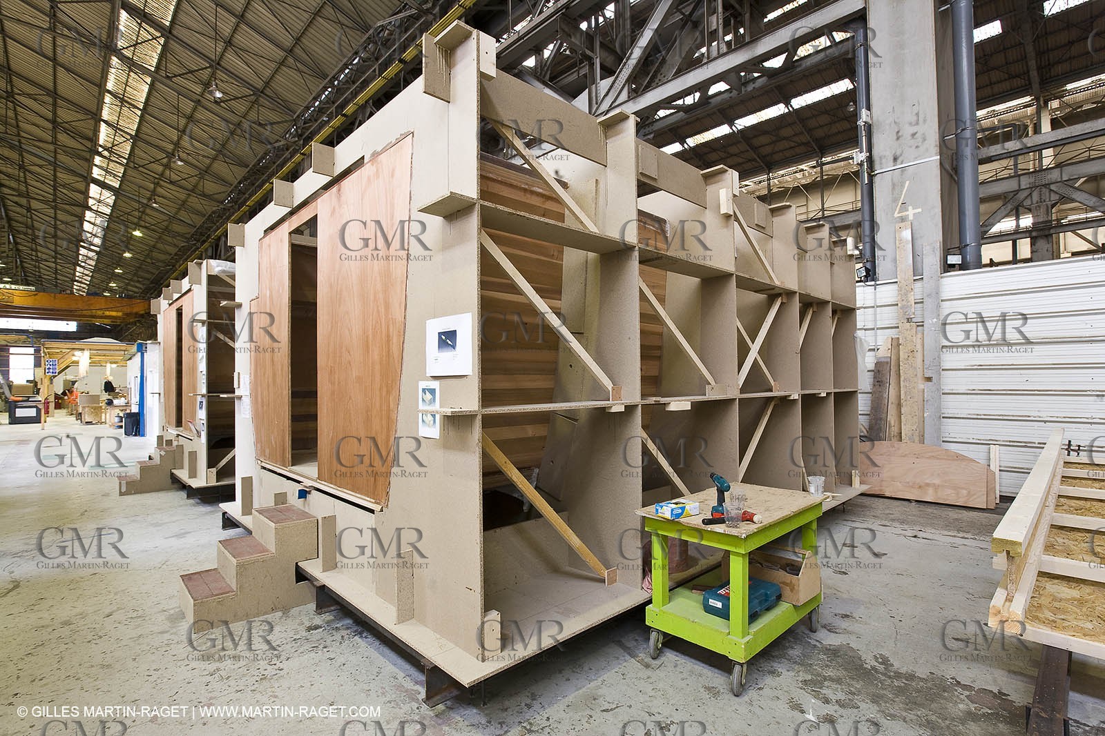 22 01 2008 - La Ciotat (FRA, 13) - Construction of cruising catamaran Nahema at H2X boatyard -modules lamination