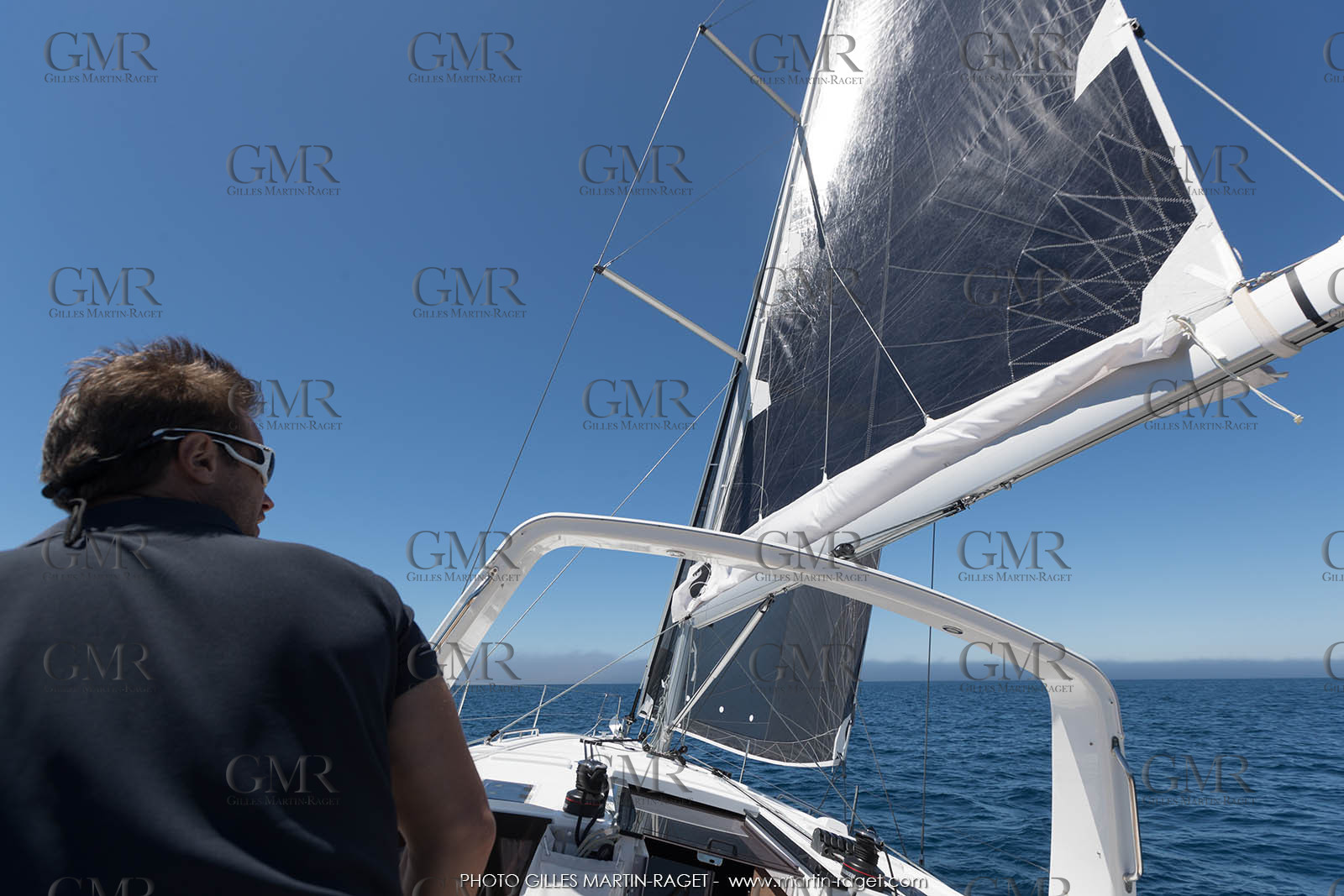 04 07 3017; Les EMbiez (FRA; 83) - Chantier Beneteau; Oceanis 41.1