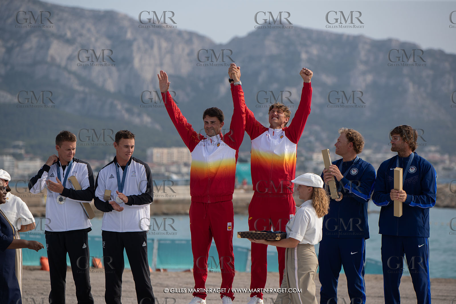 02 08 2024, Marseille (FRA), Paris 2024 Olympic Games, Sailing, Race Day 5, Medal ceremony for 49er FX and 49er