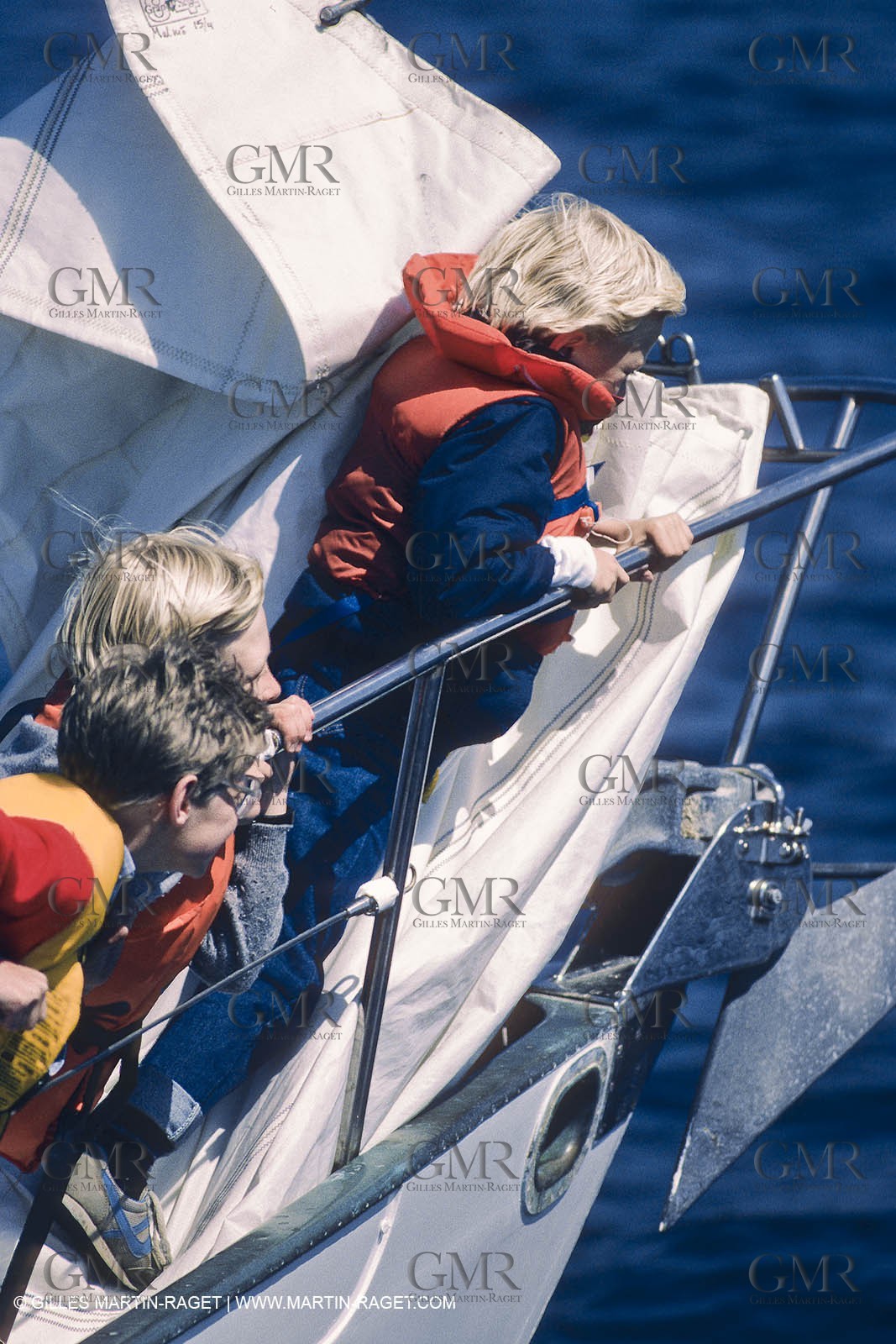 Sailing, cruising, children onboard