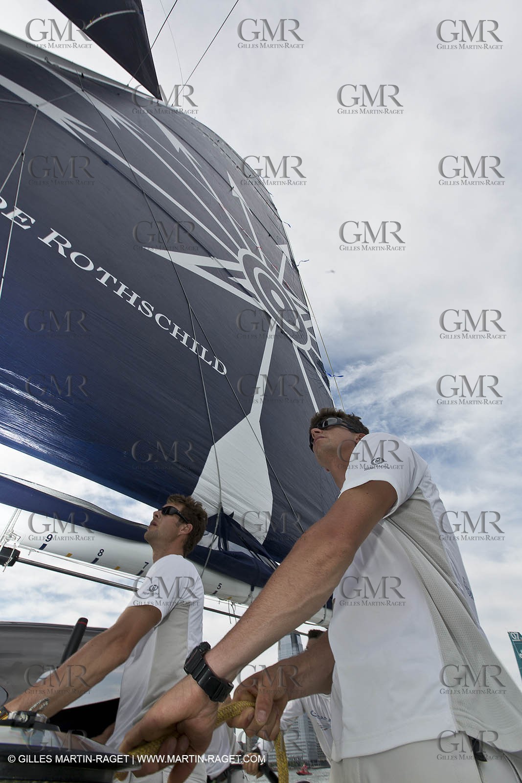 05 07 2012 - New York (USA) - Ocean Krys Race - Speed runs in fornt of NY city