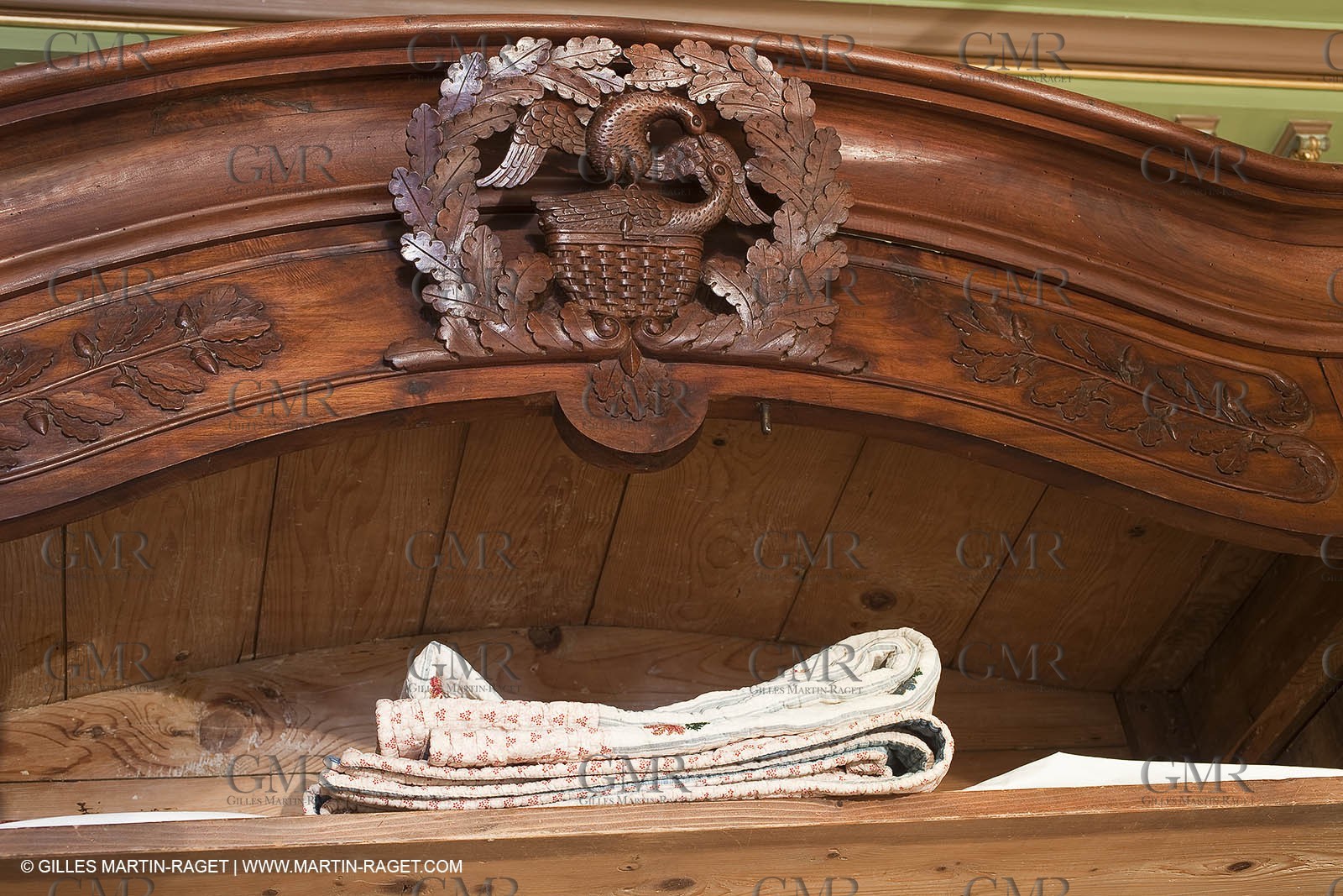 December 2009 - Boutis