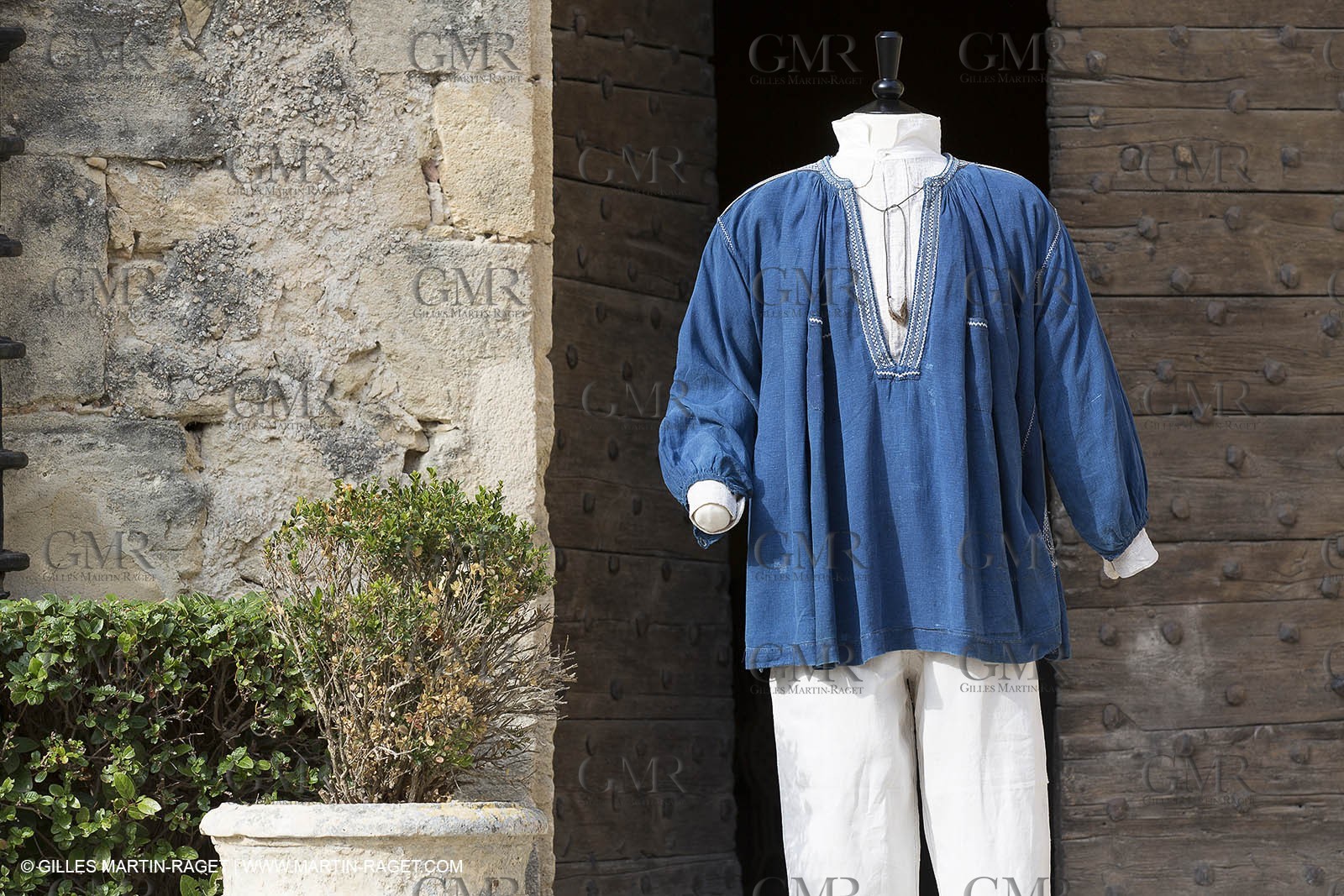 31 10 2013 - Ansouis (FRA,84) - Ansouis castle - Costumes of the exhibit Men costumes