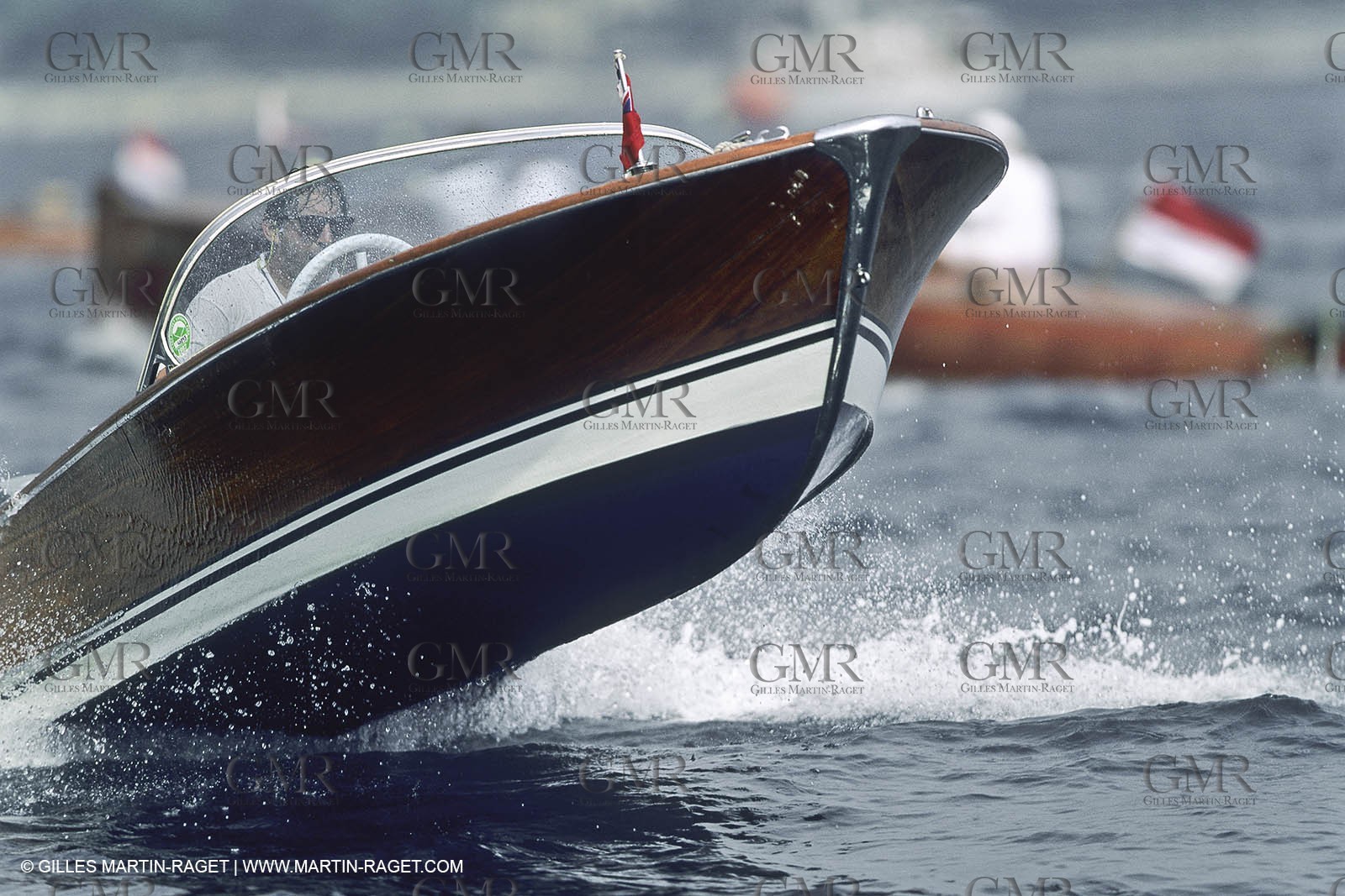 MOTORYACHT Bois173.jpg