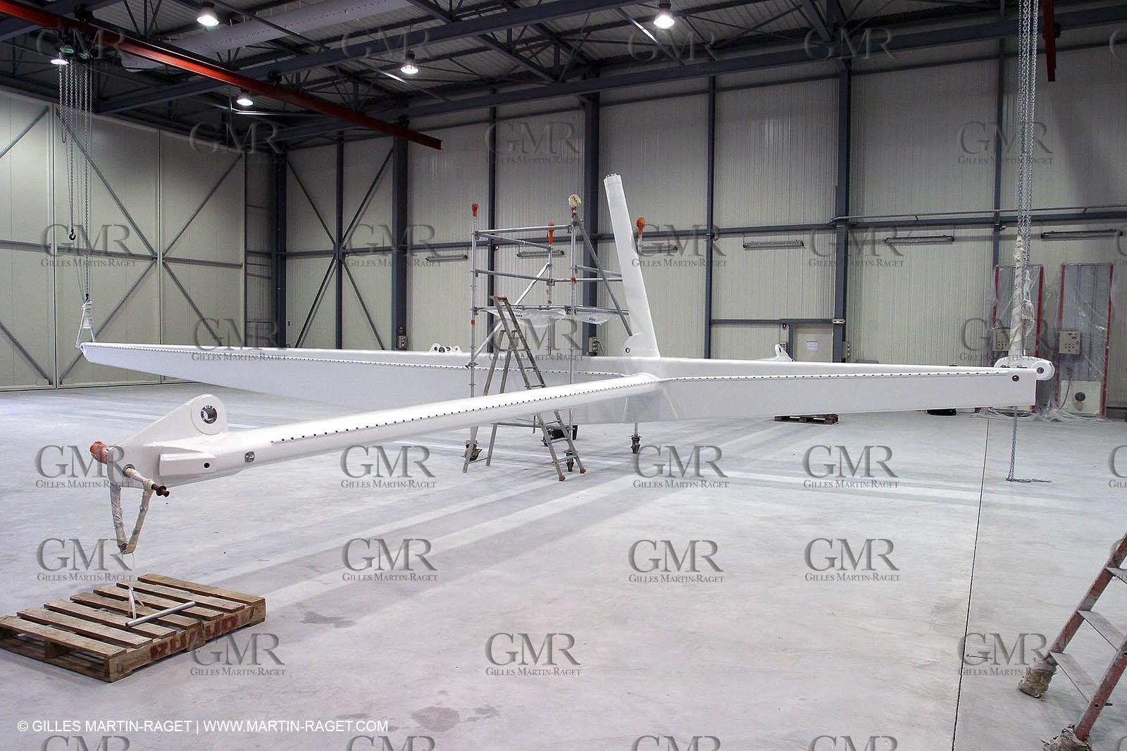 Vannes - Multiplast Boatyard - Orange II painting