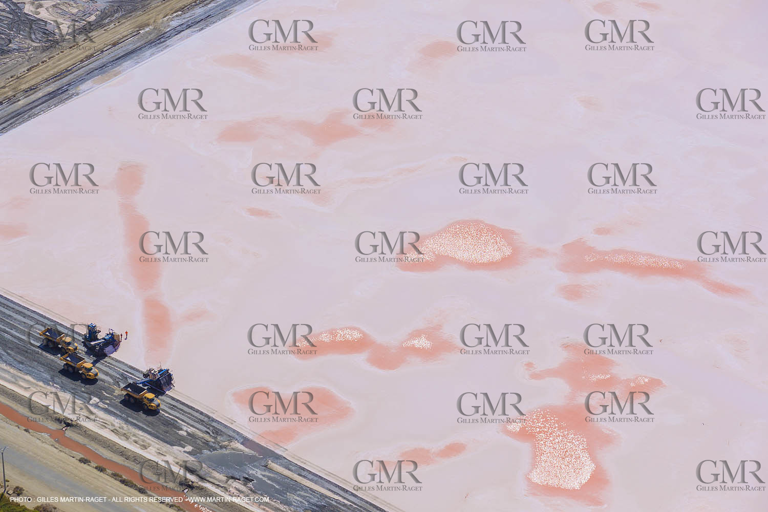 Marais salants à Aigues Mortes