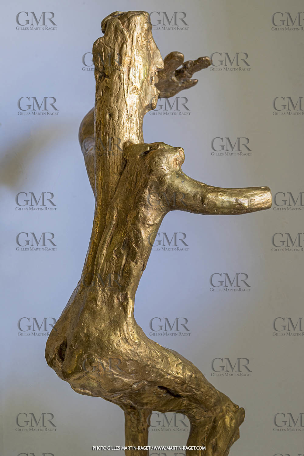03 08 2020, Marseille (FRA,13), Oeuvre de Germaine Richier, l'Homme-forêt, grand 1945-1946, Bronze naturel nettoyé, Numéroté EA, 94 x 45 x 45 cm, Collection particulière