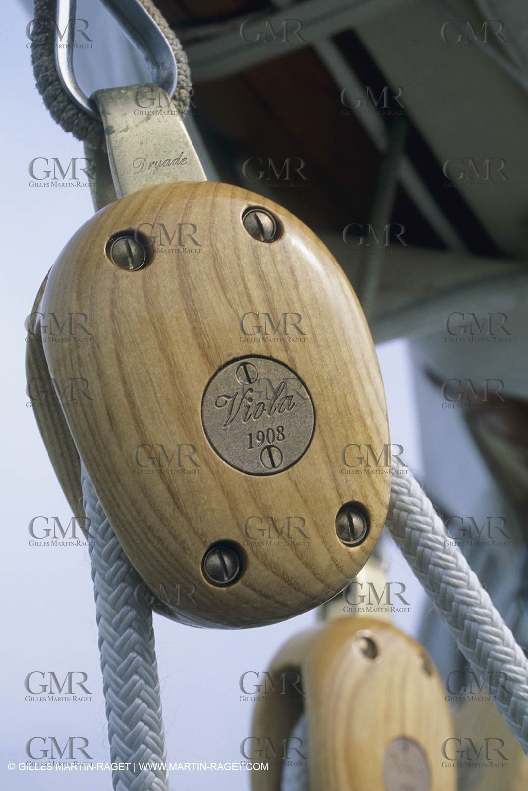 Classic Yachts, Viola