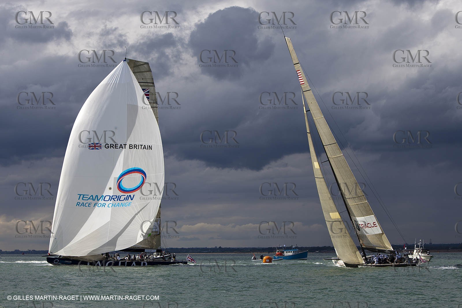 04 08 2010 - Cowes (UK, IOW) - The 1851 Cup -  BMW ORACLE Racing - Day 2.