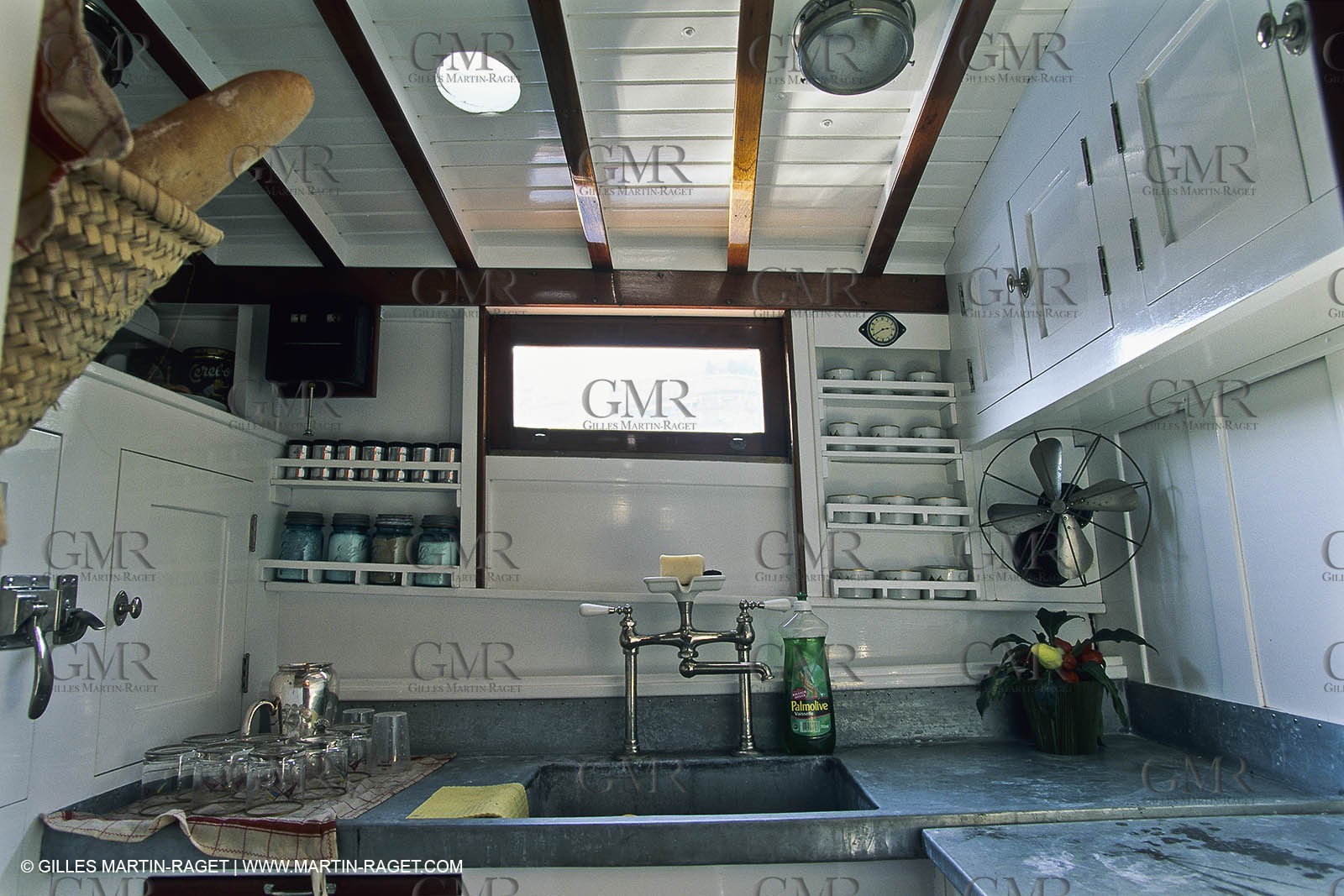 MOTORYACHT Bois144.jpg