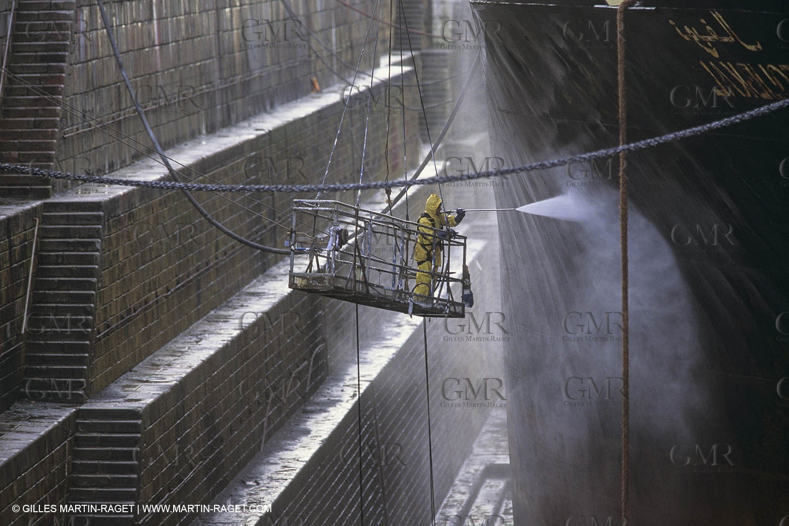 Monde maritime, opérations porturaires, ports, manoeuvres, marine world, harbour operations, maritime shipping,