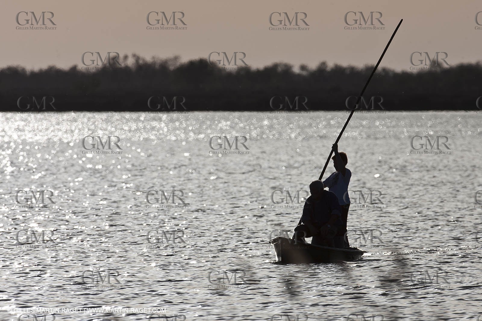 09 04 2011 - Les Saintes Maries de la Mer (FRA,13) - Canoe in Camargue pond