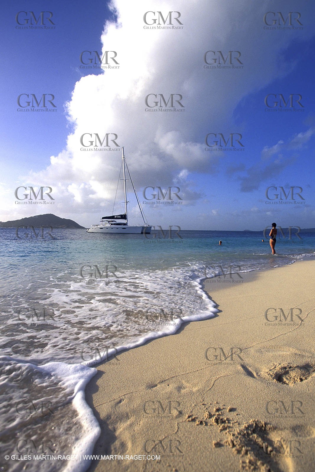 Multicoque au mouillage