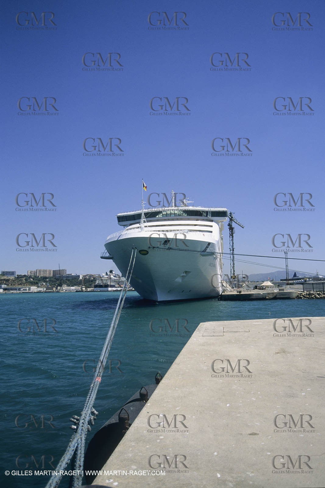 Monde maritime, opérations porturaires, ports, manoeuvres, marine world, harbour operations, maritime shipping,