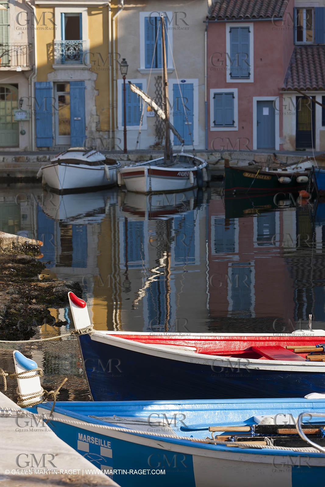 14 03 2012 - Martigues (FRA,13) - neighborhood Le Miroir (the mirror)