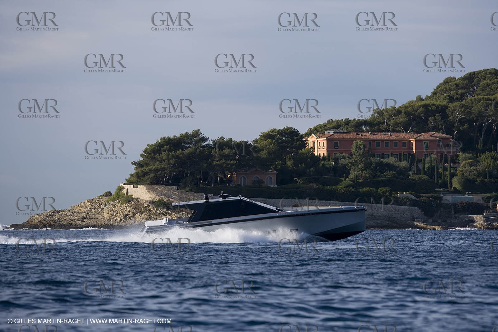 29 09 2007 - St Jean Cap Ferrat - Wally Yachts - Wally Power 70 - Lau Lau