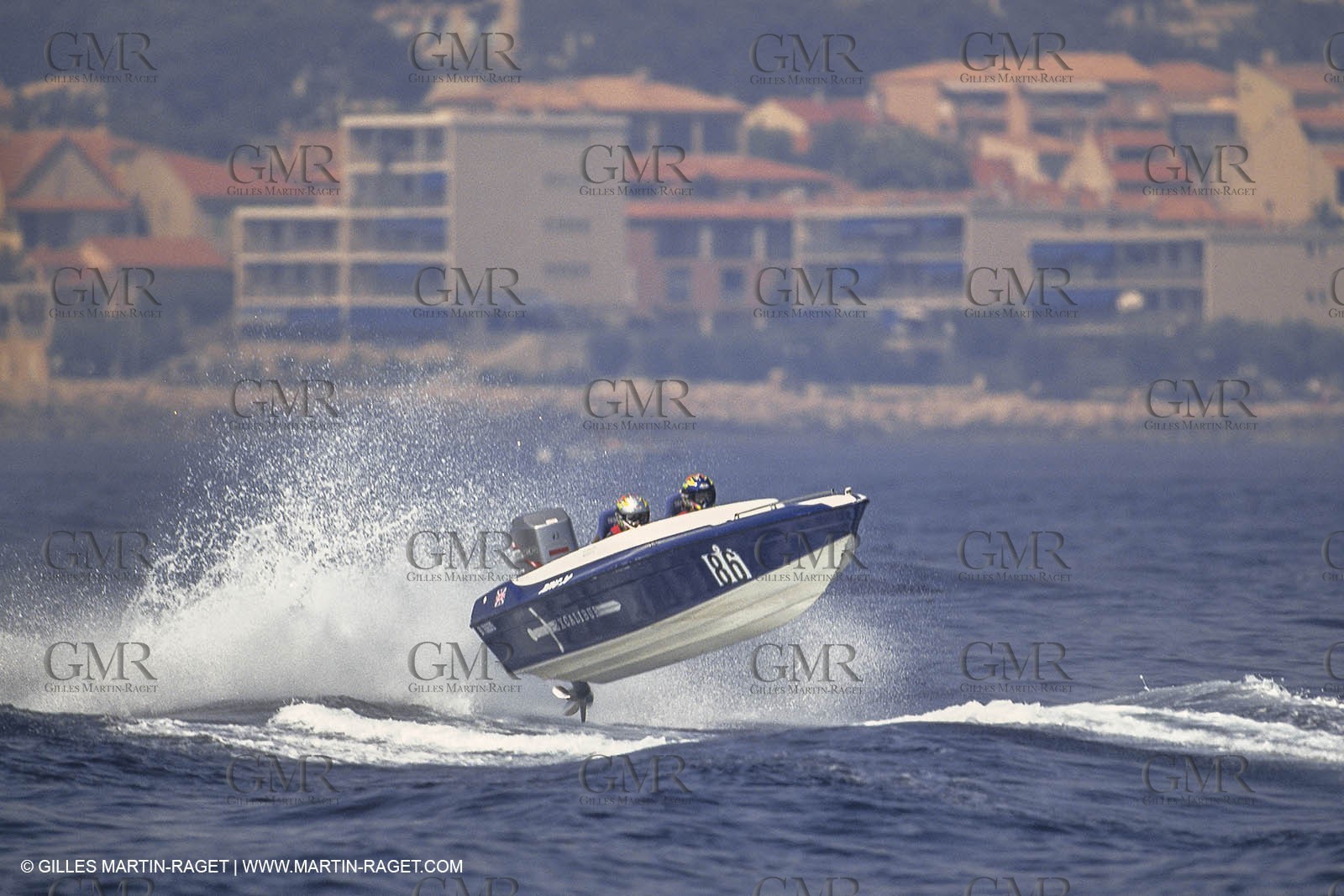 Powerboating, offshore racing