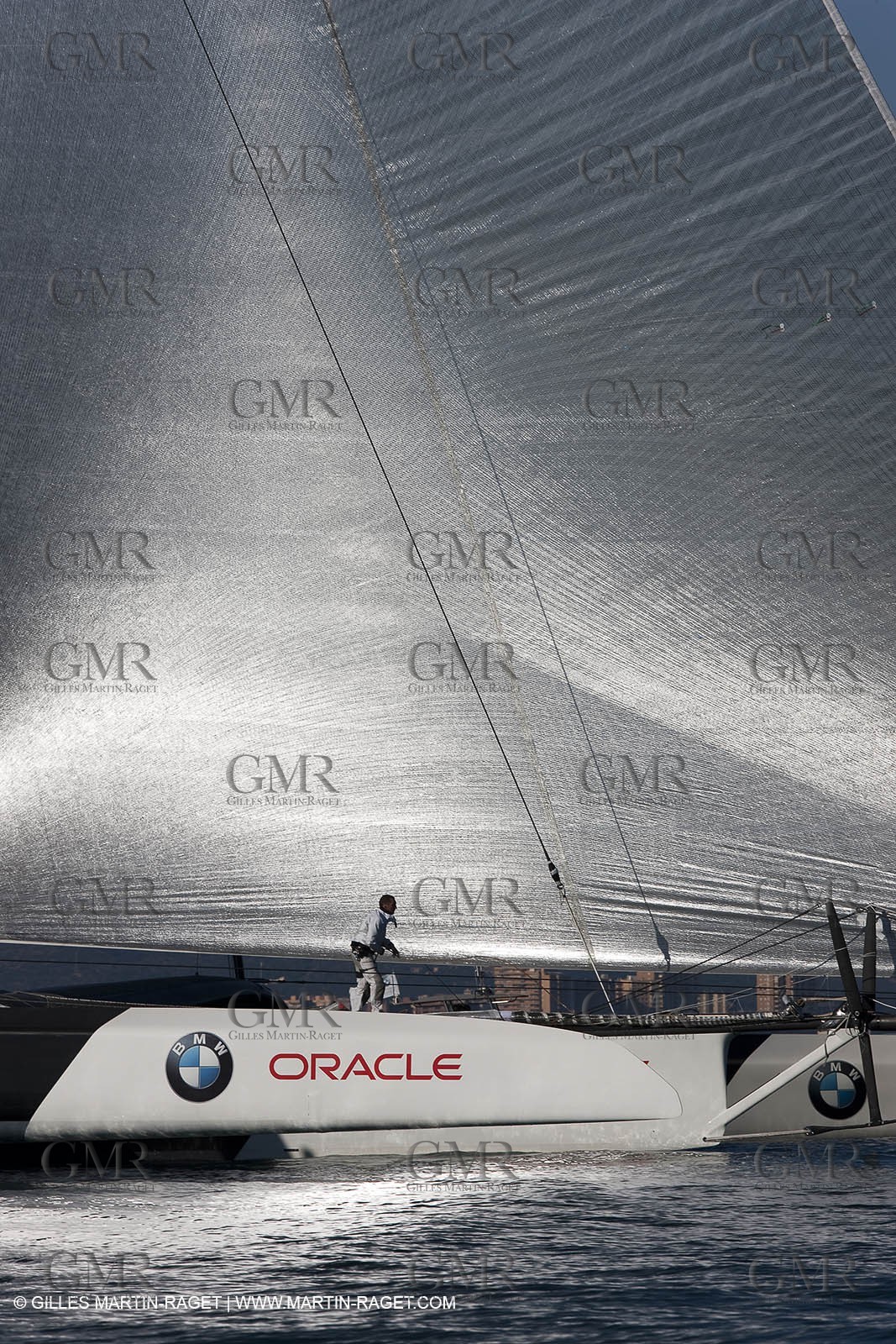 19 01 2010 - Valencia (ESP) - 33rd America's Cup - BMW ORACLE Racing - Boat preparation