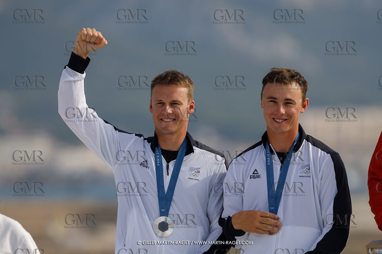 02 08 2024, Marseille (FRA), Paris 2024 Olympic Games, Sailing, Race Day 5, Medal ceremony for 49er FX and 49er