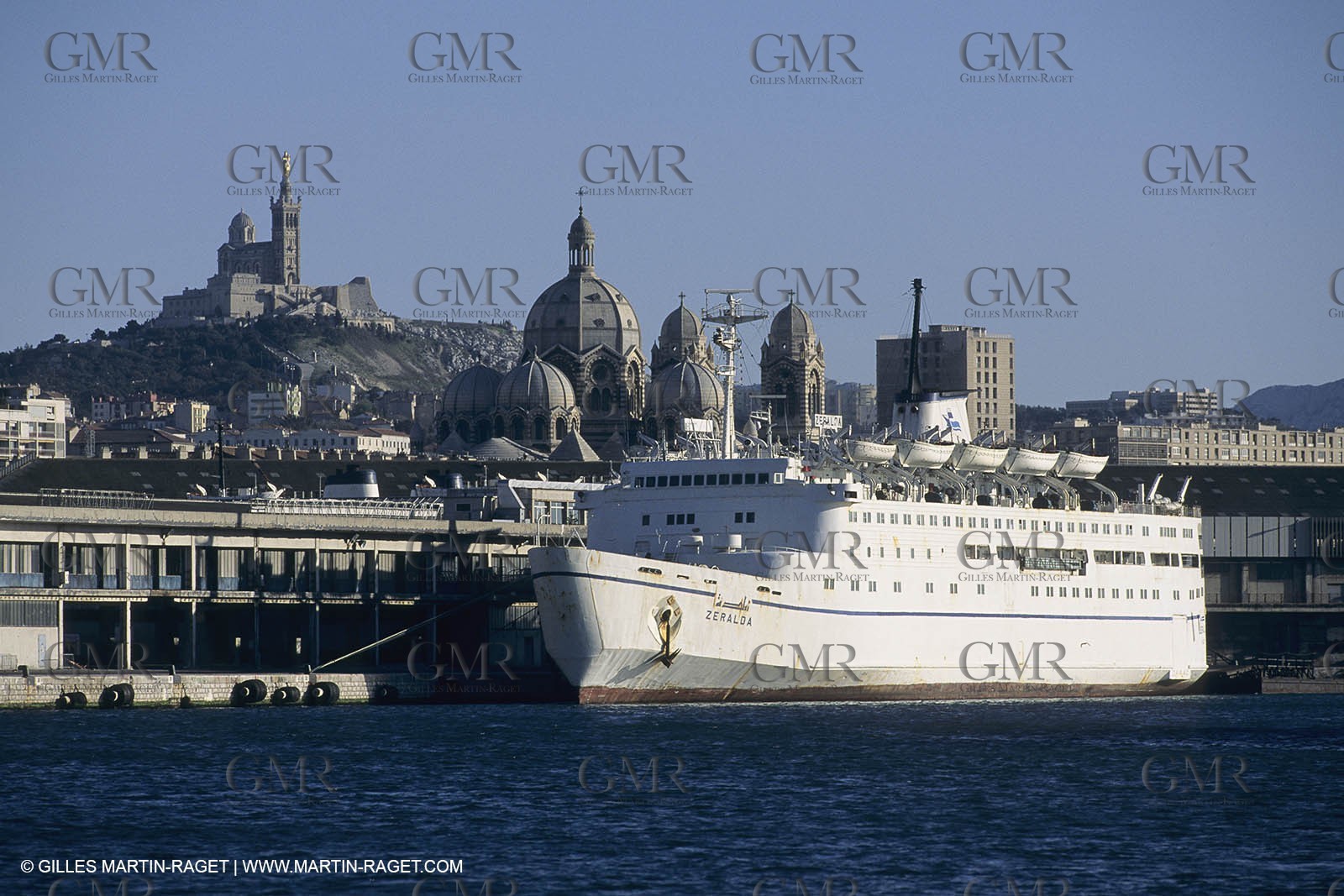 Monde maritime, opérations porturaires, ports, manoeuvres, marine world, harbour operations, maritime shipping,