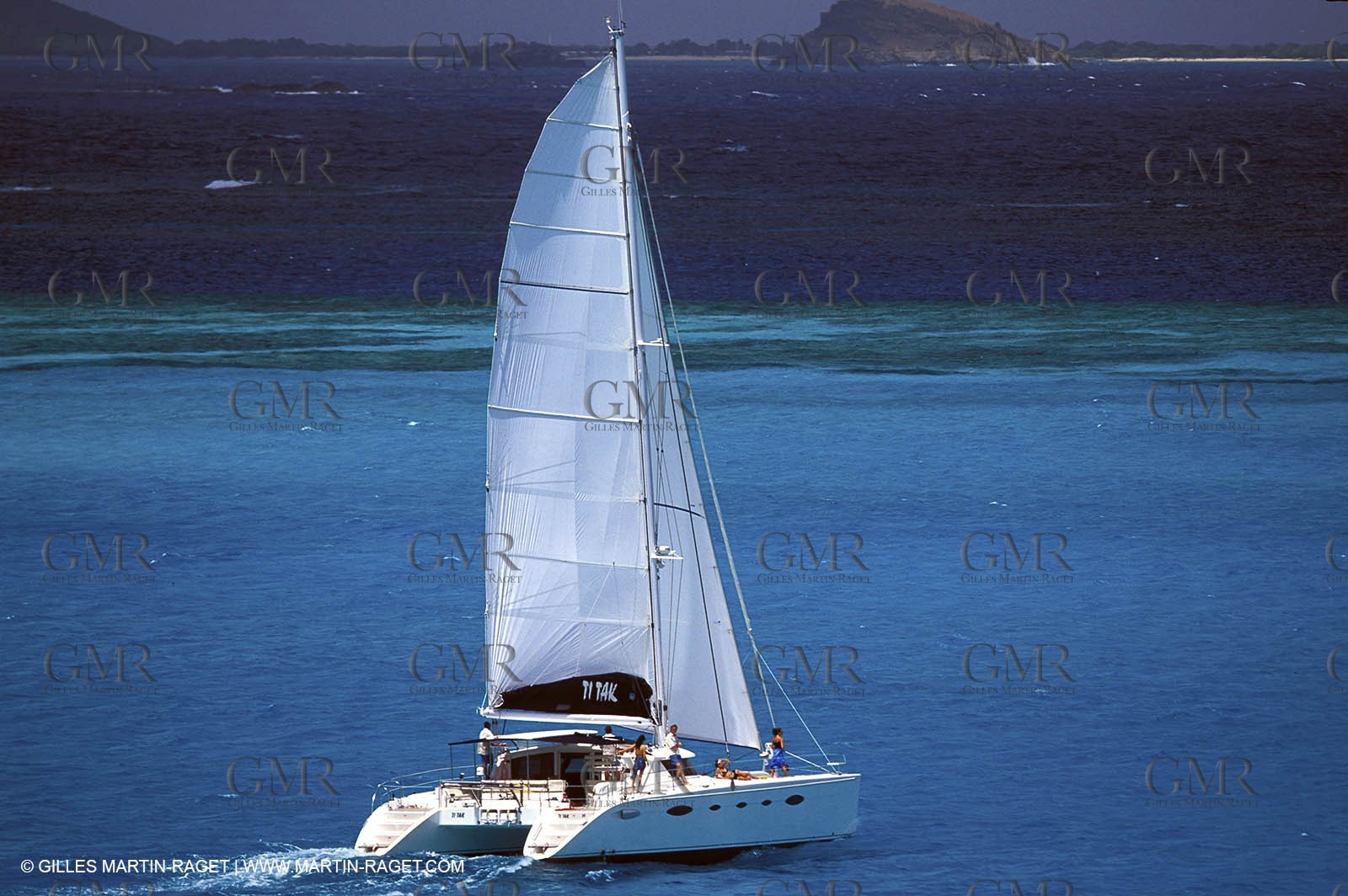 Multicoque sous voile