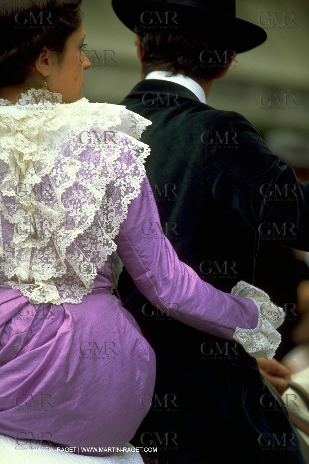 Women of Arles in traditional costume